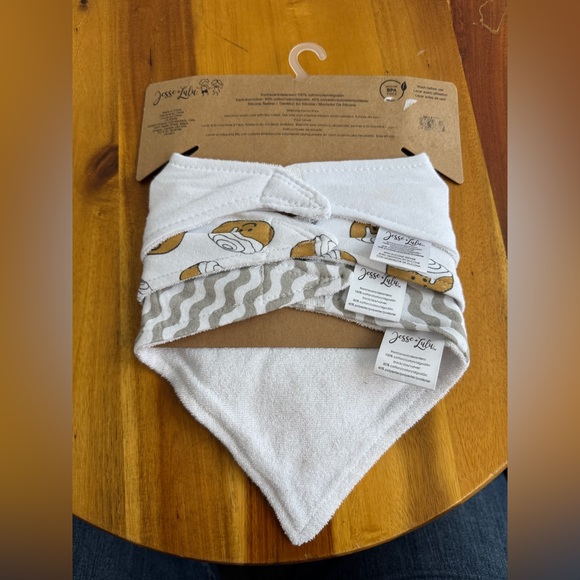 Jesse + Lulu 3 pack Cinnamon roll bandana bibs with teether - Picture 6 of 8